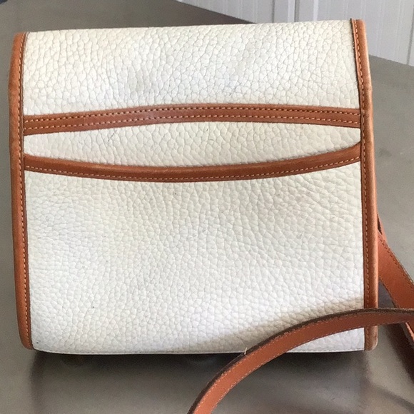 Vintage Dooney & Bourke all weather leather cross body. White leather/ tan trim - Picture 5 of 14